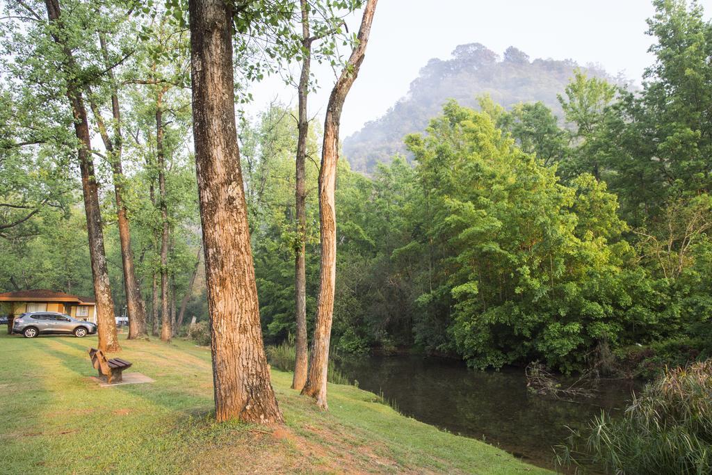 Merry Pebbles Resort Sabie Luaran gambar